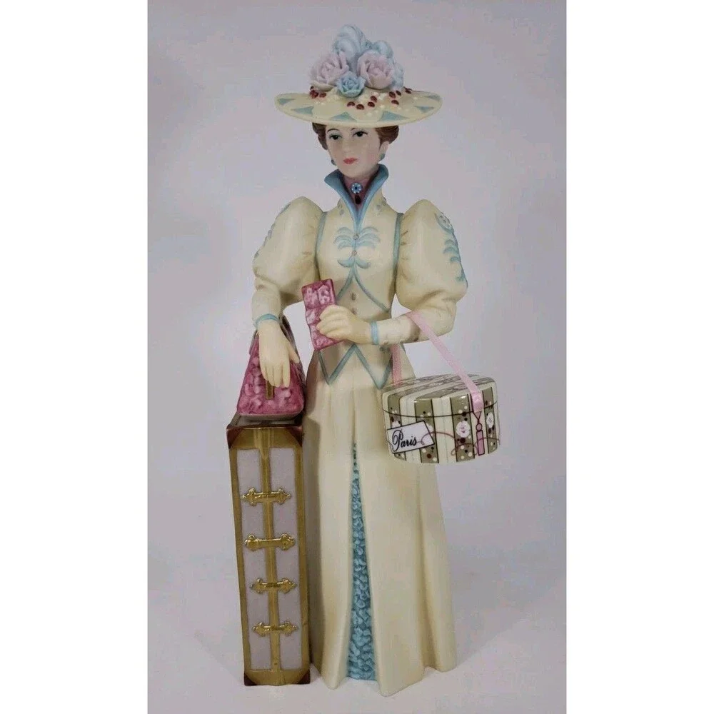 Avon Mrs Albee Award Figurine Statue 2002 in Box Representative President's Club